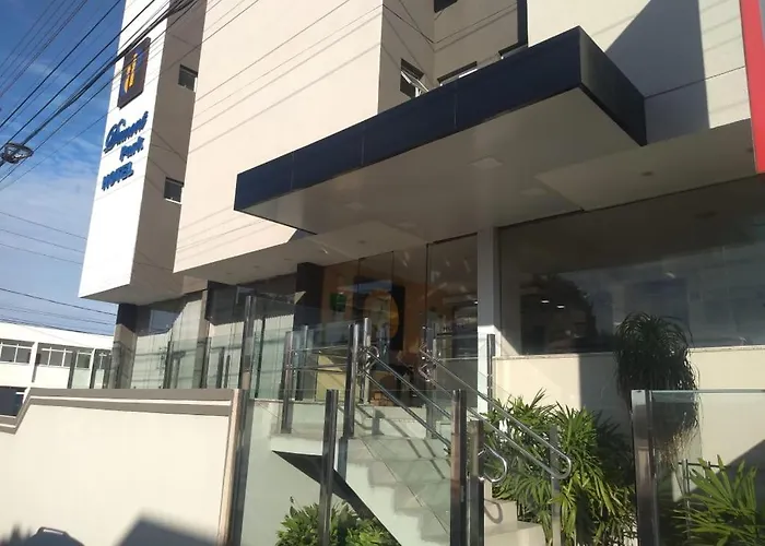 Dumont Park Hotel