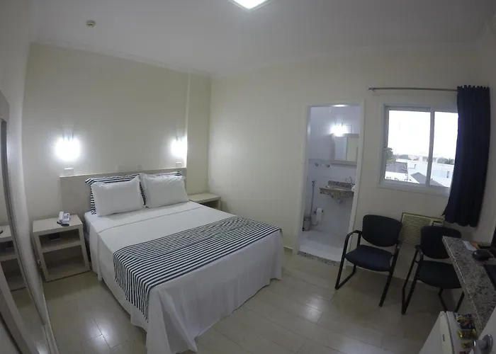 Dumont Park Hotel